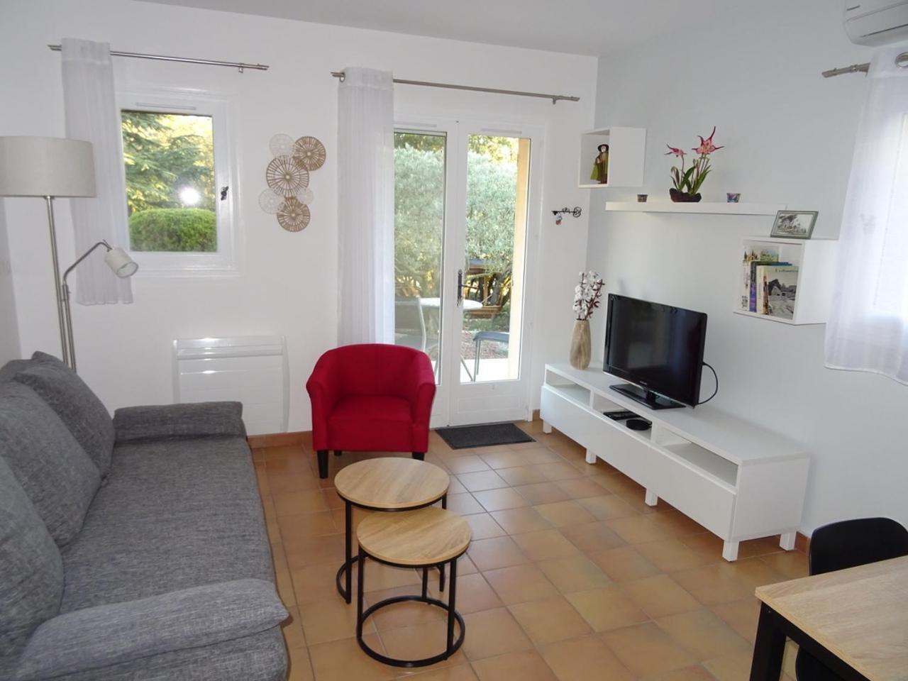 Les Cistes Villa Lioux ภายนอก รูปภาพ
